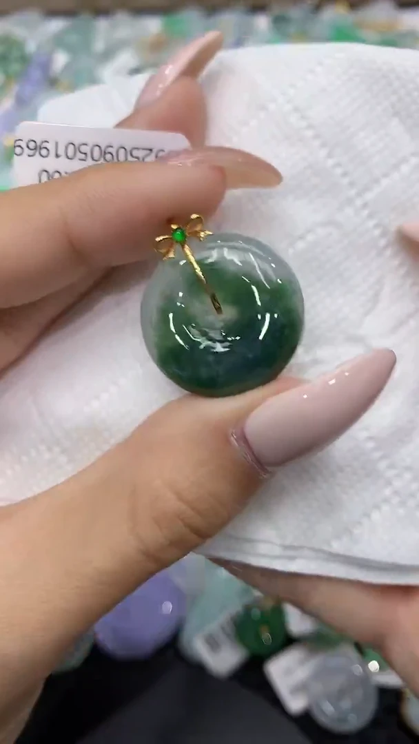颈饰18K金镶嵌翡翠111111111111