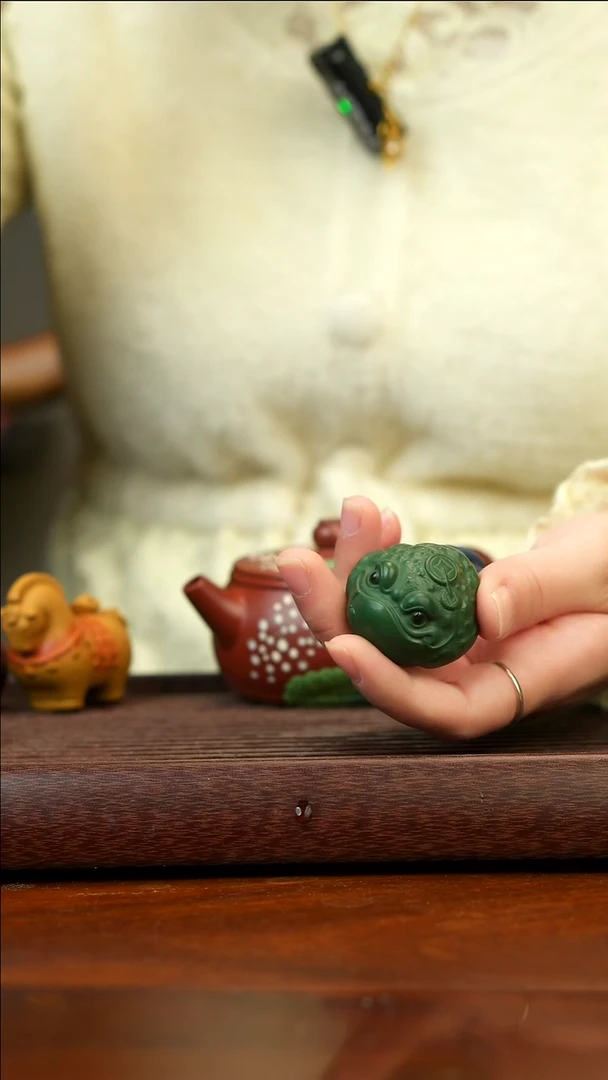 茶壶紫砂宜兴紫砂绿泥金蝉