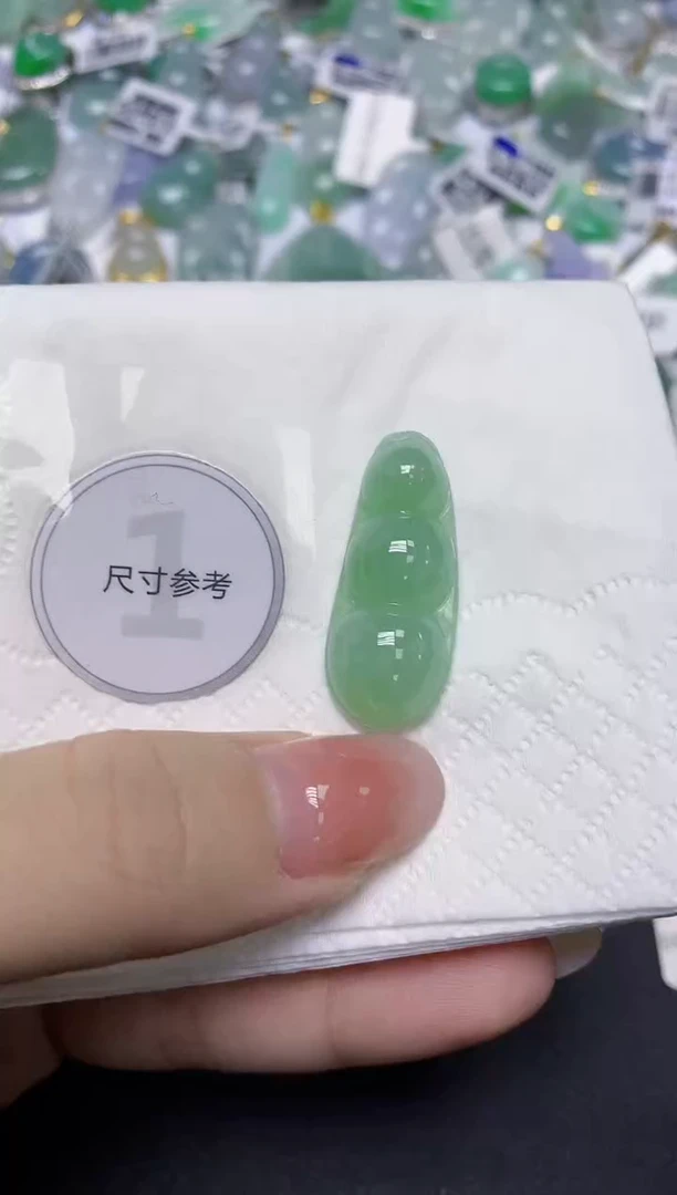 颈饰未镶嵌翡翠天然缅甸翡翠A货百元以上9元证书费自理