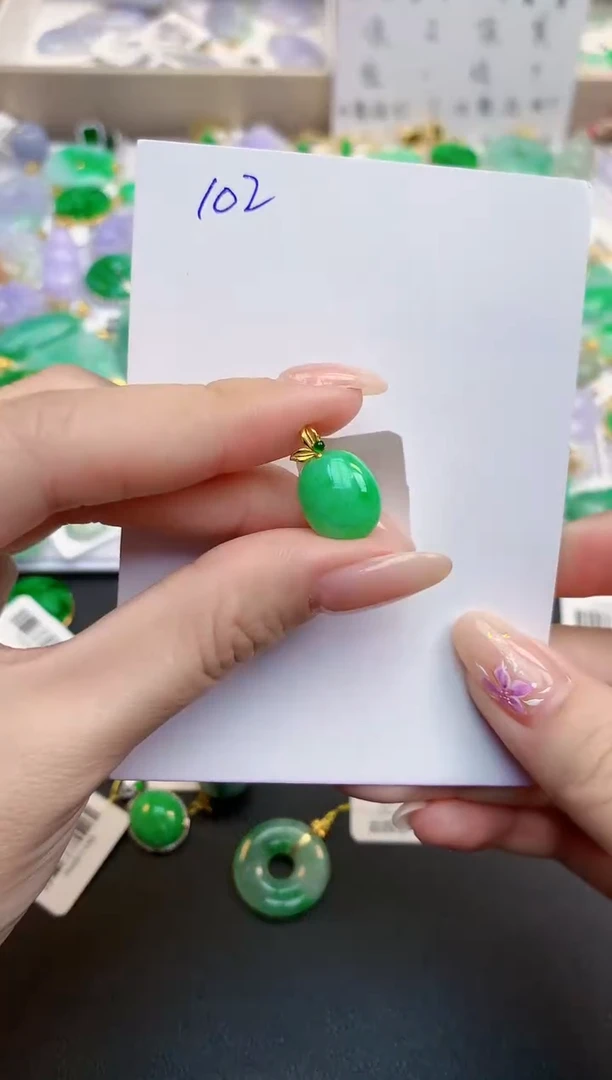 颈饰18K金镶嵌翡翠天然缅甸A货翡翠