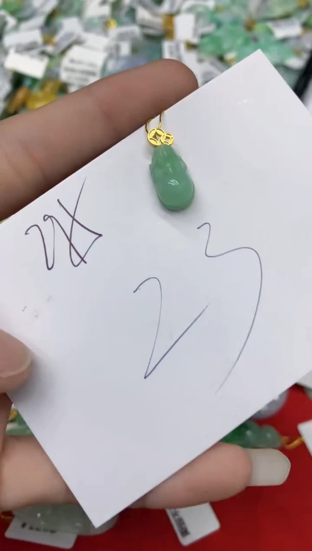 翡翠未镶嵌颈饰翡翠