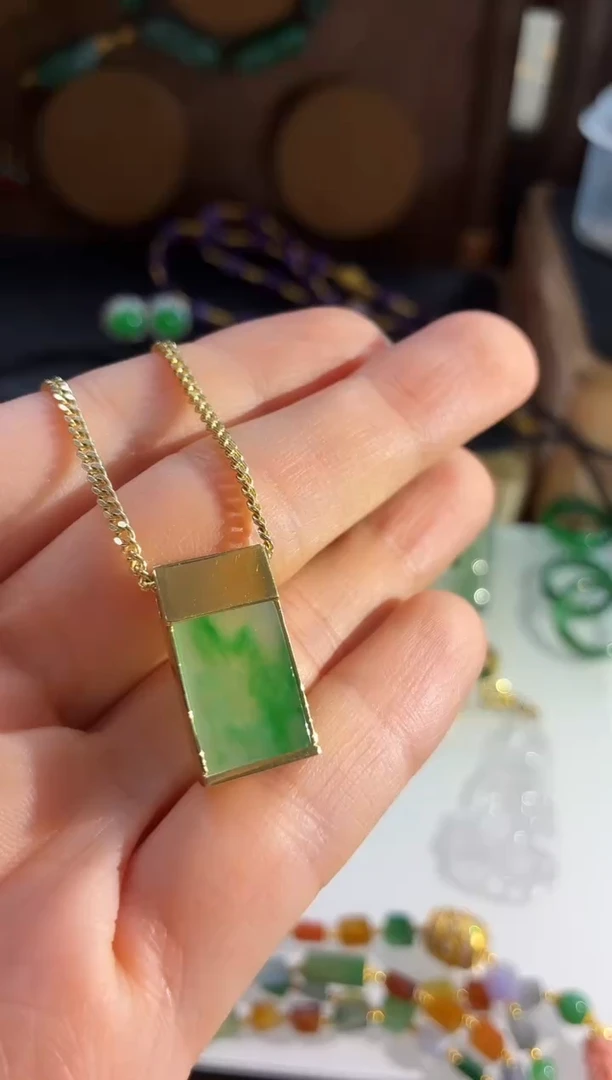 吊坠(不含链)18K金镶嵌翡翠吊坠