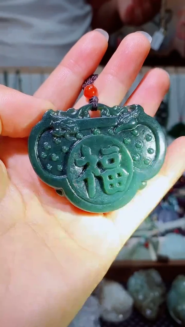 颈饰未镶嵌和田玉1