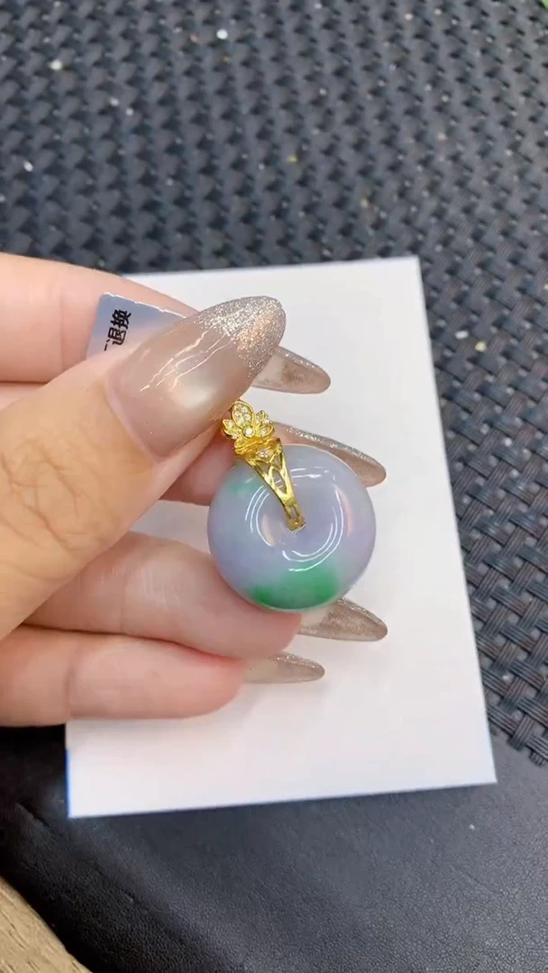 颈饰未镶嵌翡翠1