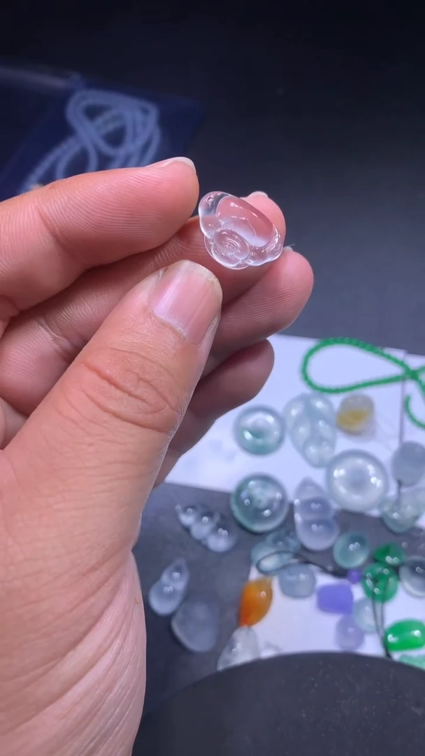 颈饰未镶嵌翡翠佛公