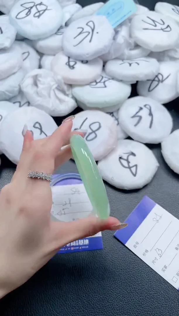 【闪购商品】石英质玉手镯未镶嵌05J84-63