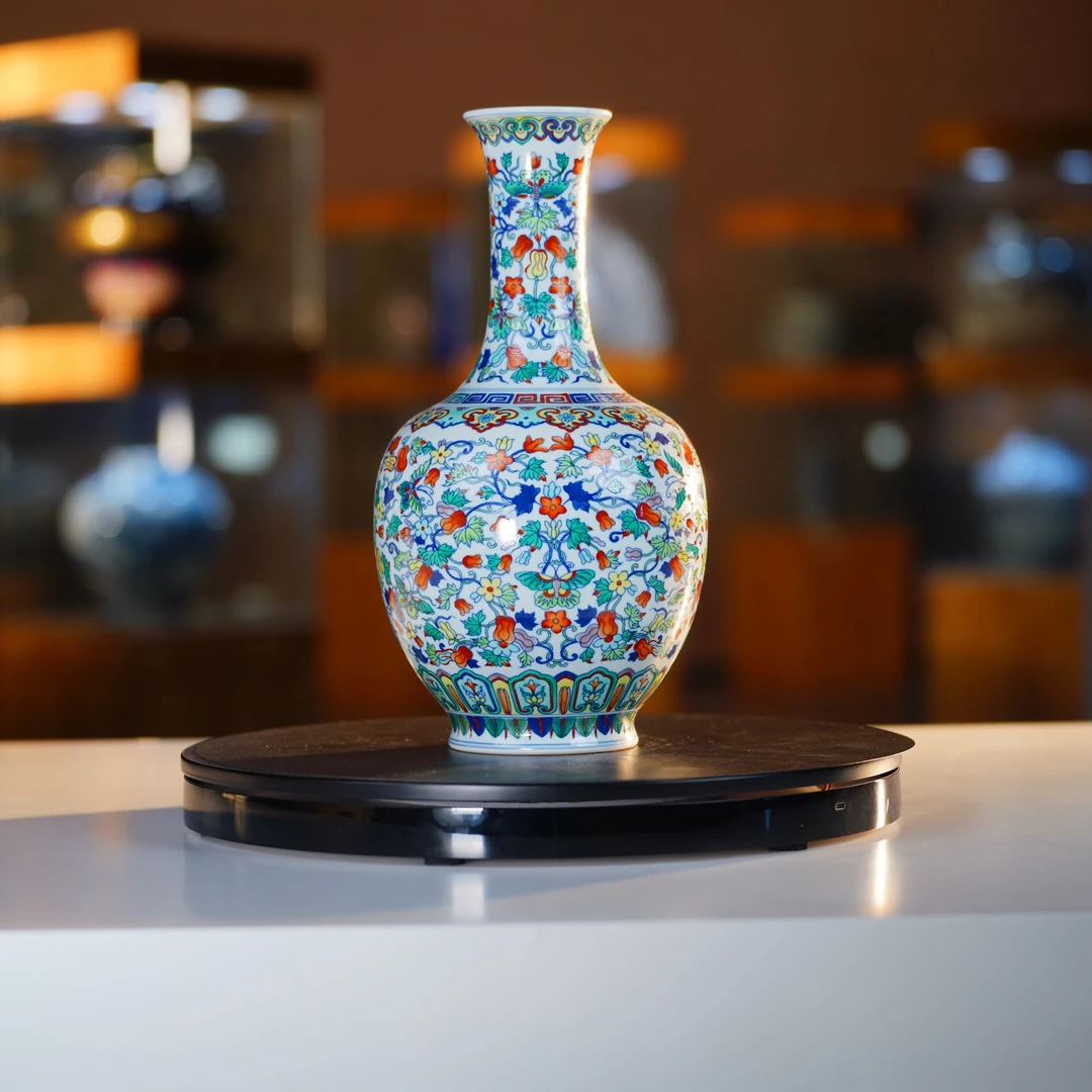 【樊匠造器】斗彩瓜瓞长颈瓶瓷器