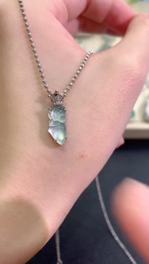 吊坠(不含链)18K金镶嵌翡翠冬日珠宝W4