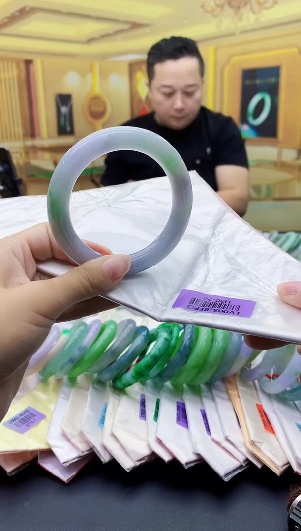 未镶嵌手镯翡翠AAAA