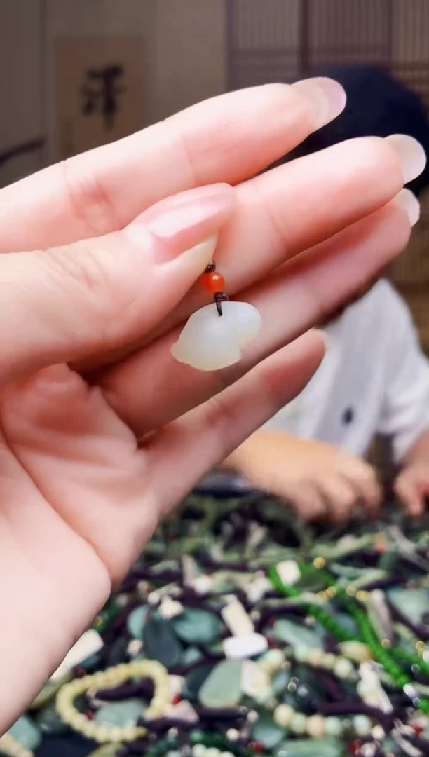 颈饰未镶嵌和田玉多样性发货，拍一发一