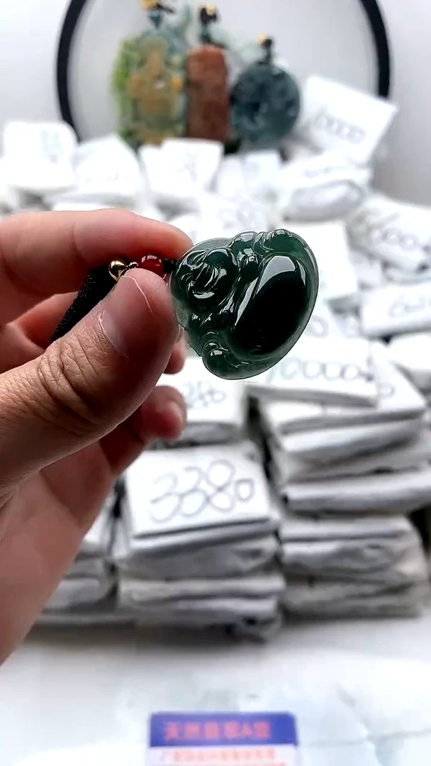 【闪购商品】翡翠颈饰未镶嵌佛公