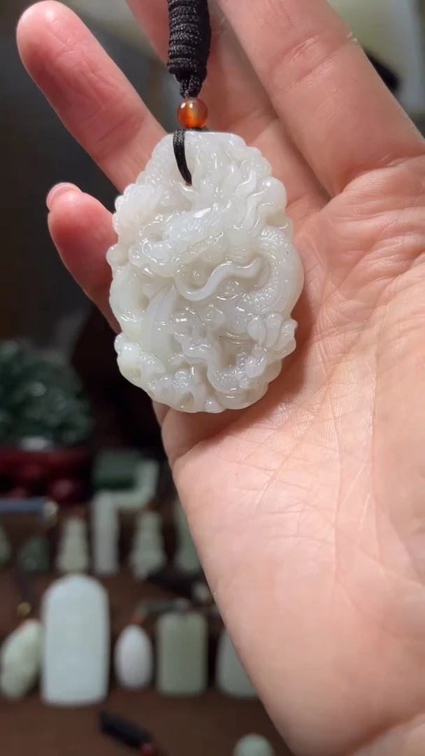 颈饰未镶嵌和田玉·