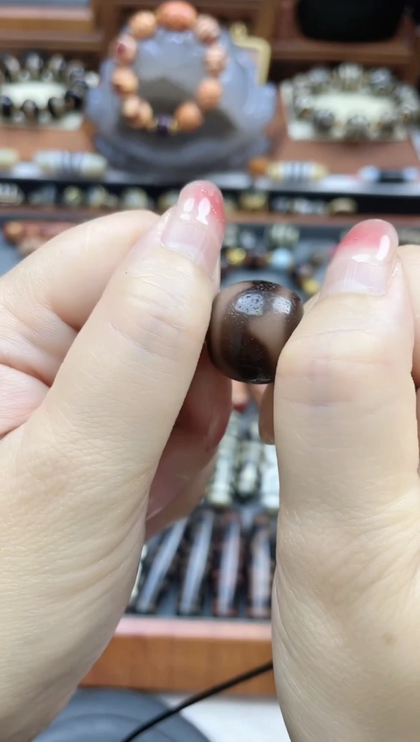 未镶嵌珠珠玛瑙/玉髓曲贡剁珠牙牙