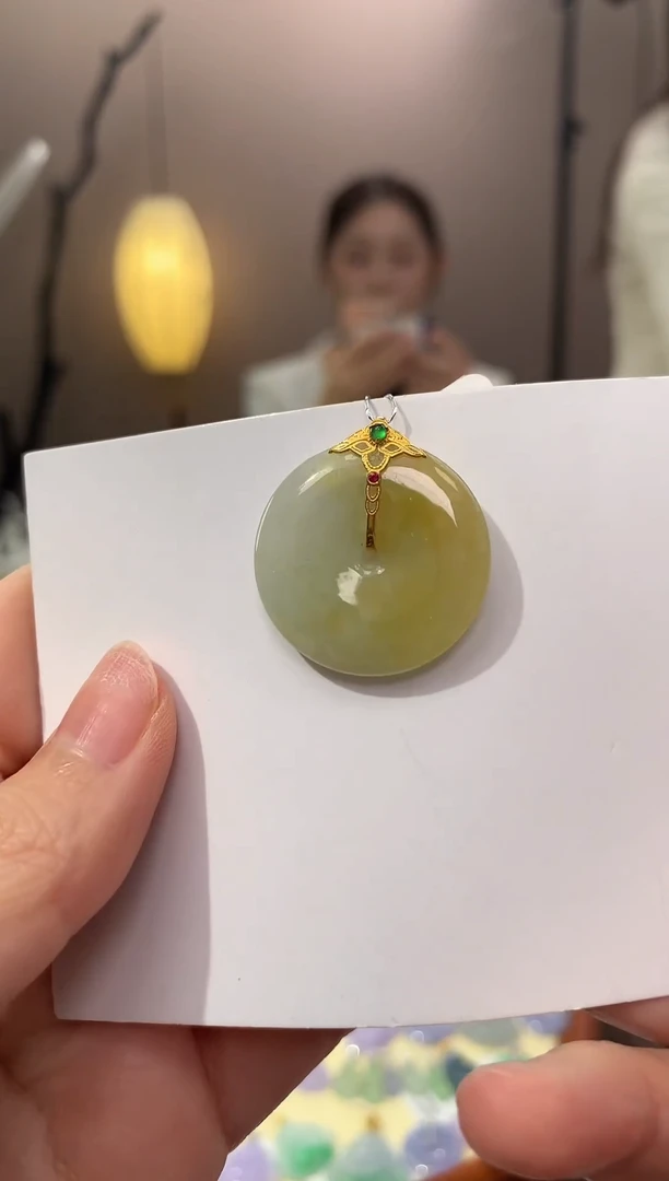 翡翠18K金镶嵌颈饰天然缅甸a货翡翠