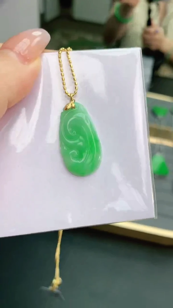 【闪购商品】翡翠颈饰18K金镶嵌赠礼盒证书