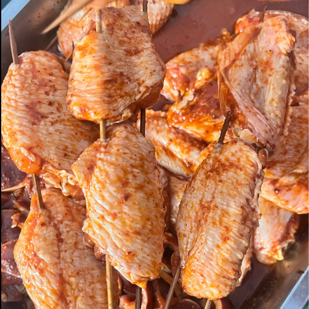 奥尔良腌制鸡翅中 街边烧烤鸡翅串