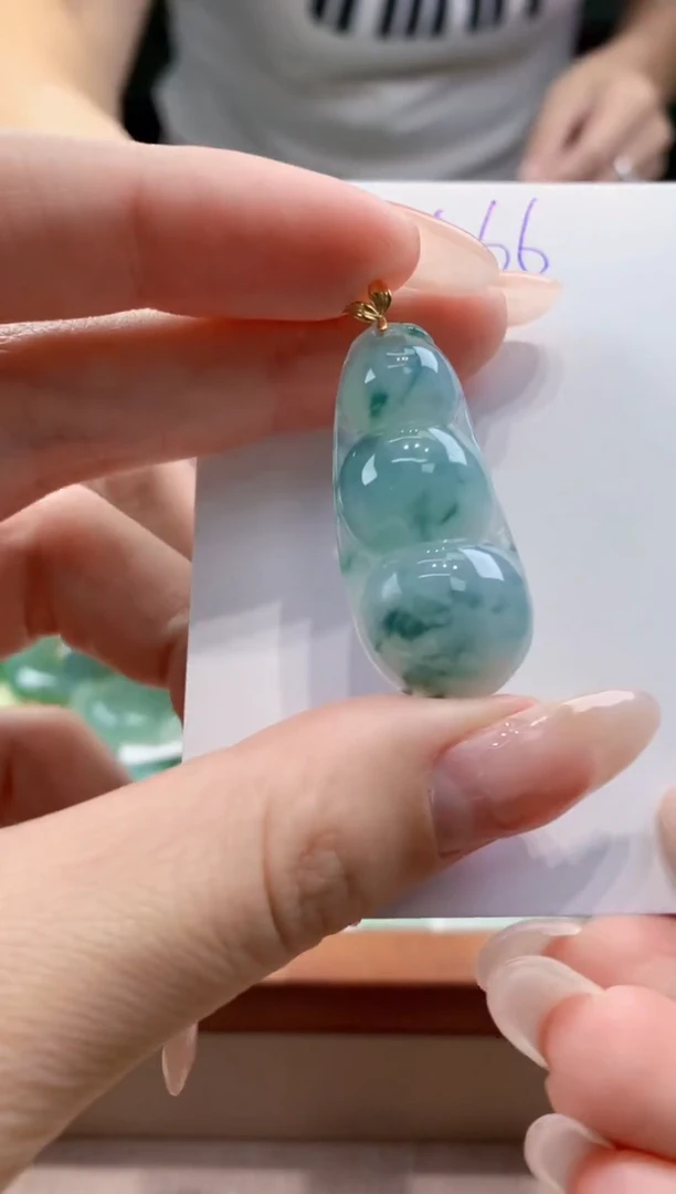 翡翠未镶嵌颈饰 天然缅甸a货翡翠