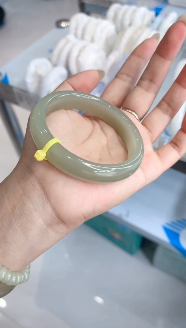 和田玉手镯未镶嵌32-苹果绿62-63