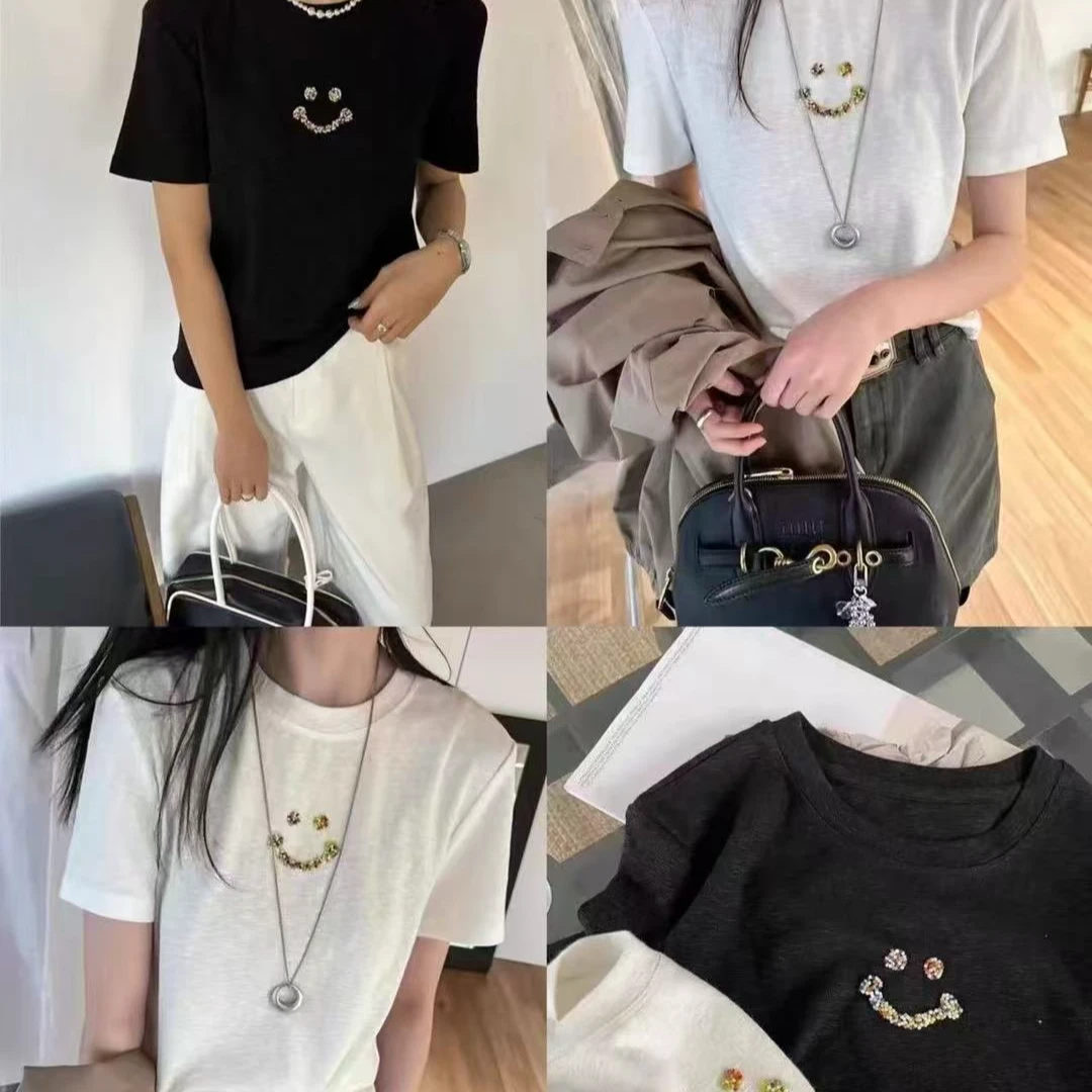 ⭐️H3605简约纯色 T 恤，笑脸水钻点缀，柔软面料，百搭又有小亮点棉