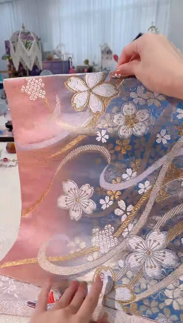 非遗西阵织 如图所示 看图