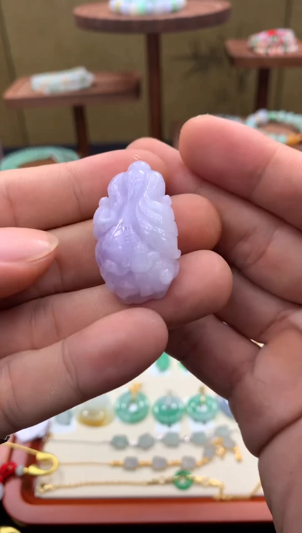 翡翠未镶嵌吊坠(不含链)白菜