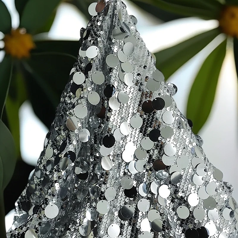 专业生产各类高档服装亮片绣花面料礼服婚纱辅料