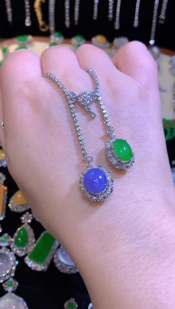 颈饰18K金镶嵌翡翠高冰双色蛋面颈链可开盖