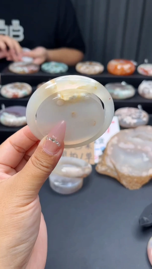 石英质玉手镯未镶嵌赠送镯心（51圈口）无证书