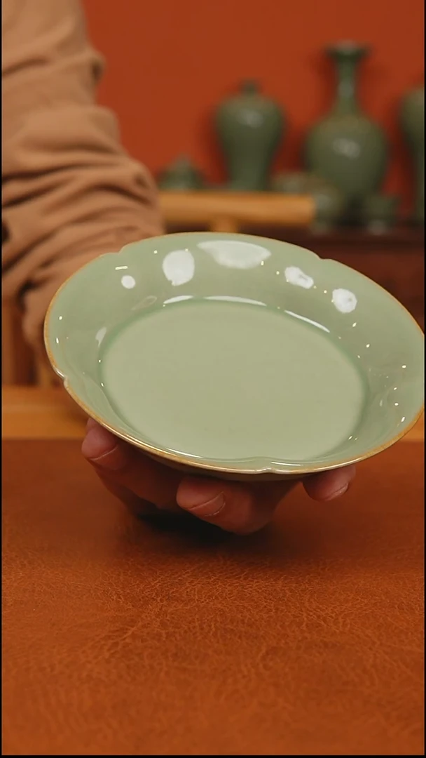 越窑秘色瓷花口盘全品