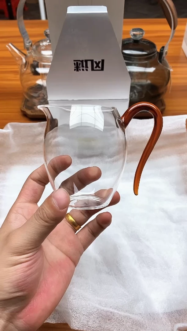 风谜/琦语茶海琥珀色