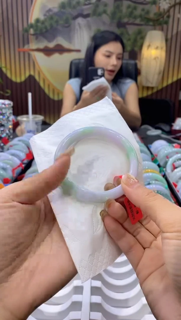 翡翠手镯未镶嵌多人04945