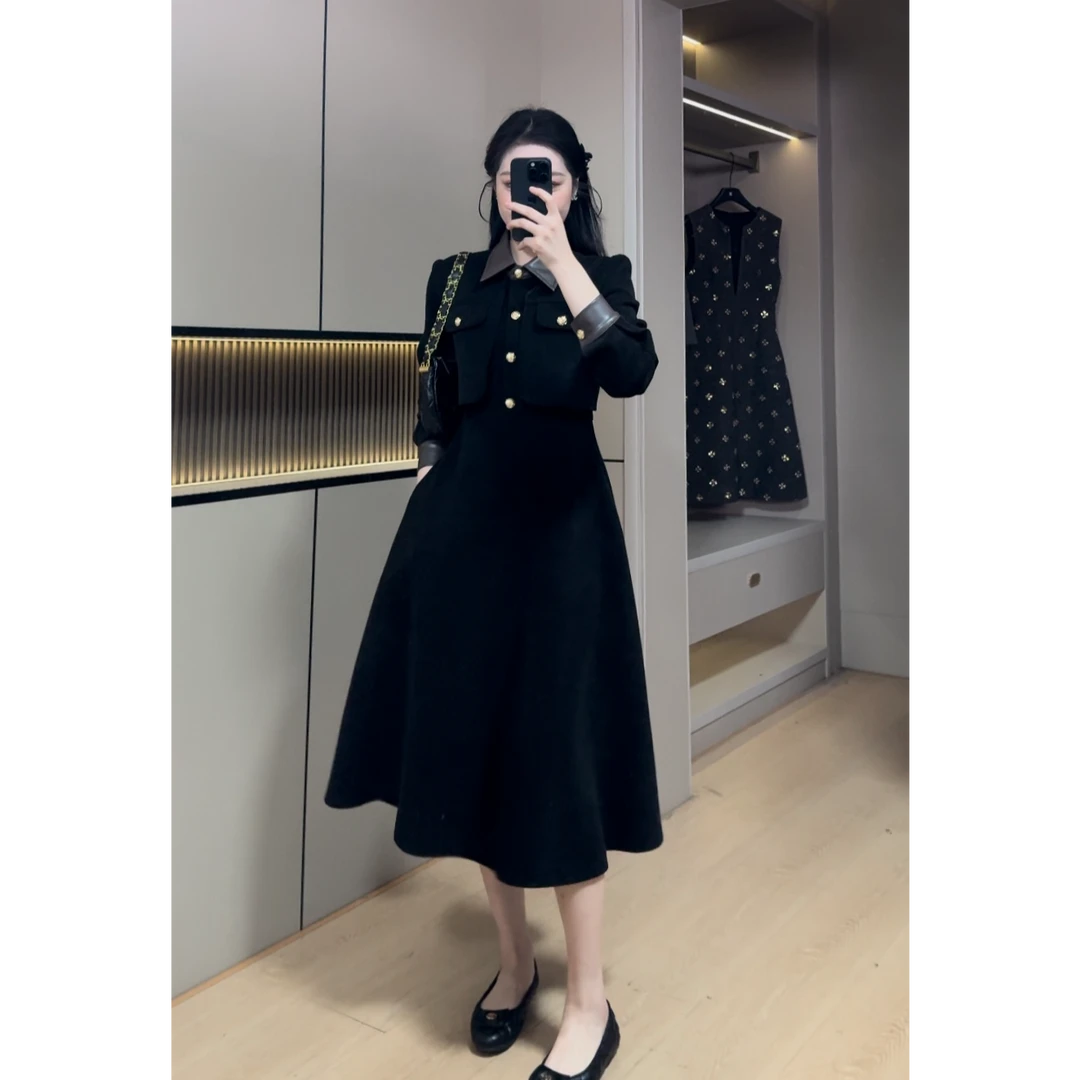 2025年冬季新款POLO领纽扣点缀简约百搭显瘦设计减龄连衣裙C0100