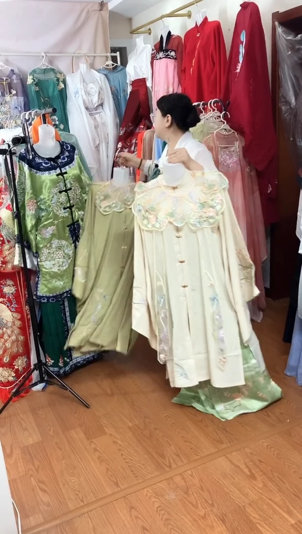 孤品汉服 高品质特价 偶有微瑕 NO退NO换 介意勿拍 绿色和米色