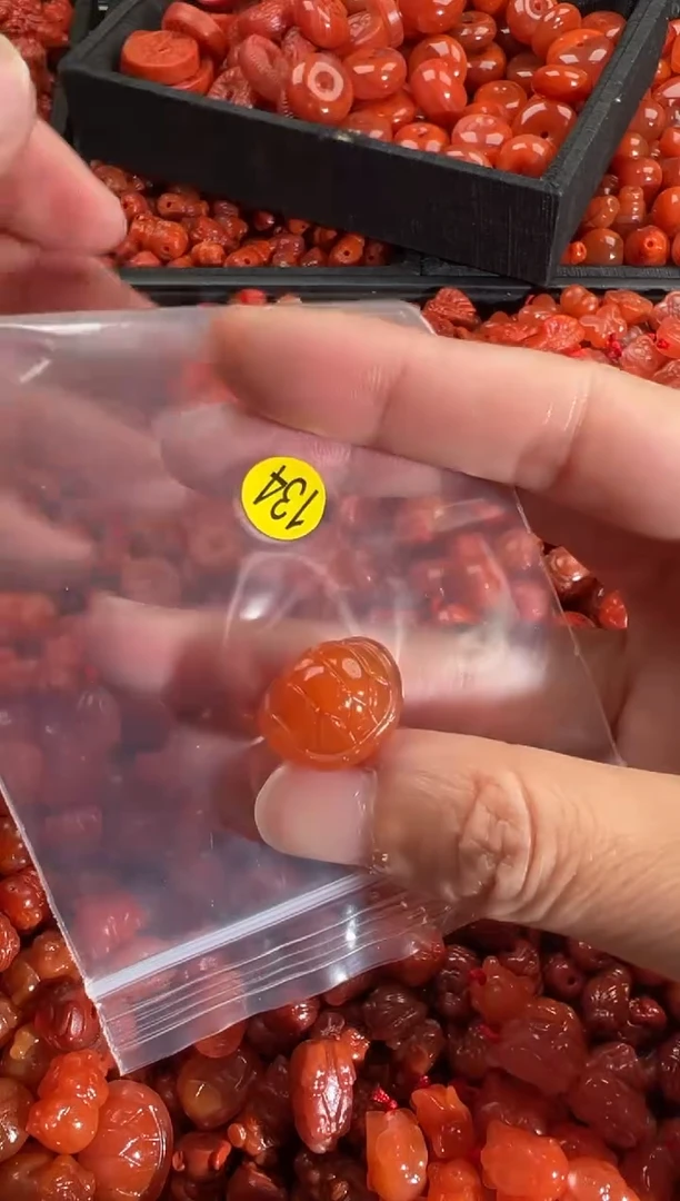 【闪购商品】南红玛瑙颈饰未镶嵌1