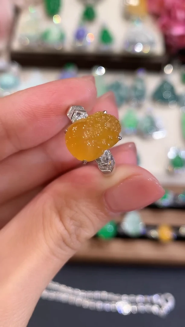 18K金镶嵌戒指翡翠w76