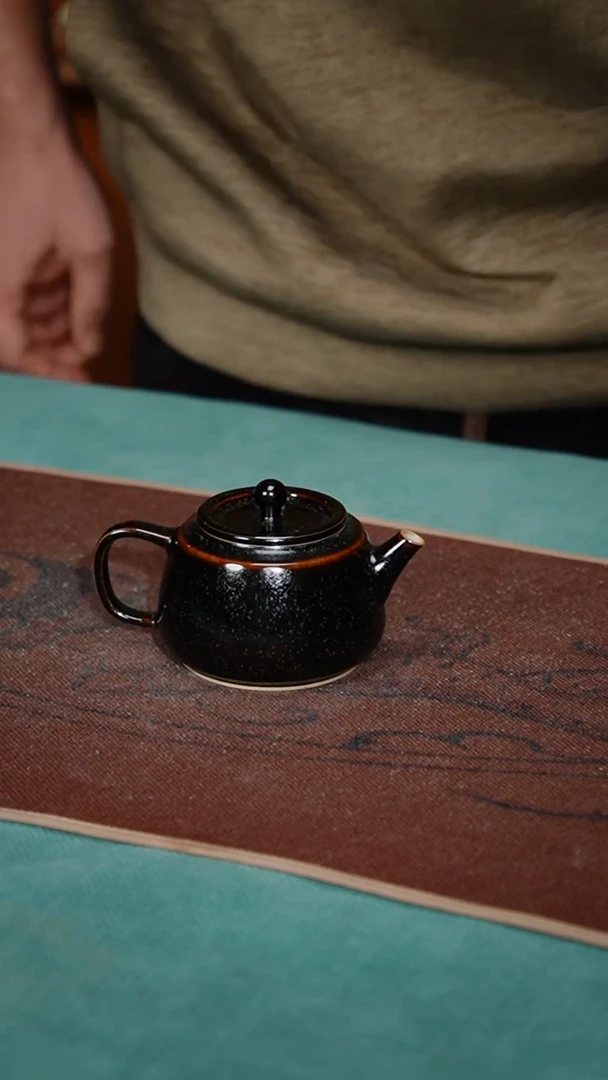 【闪购商品】98-5内嵌壶（乌金釉）