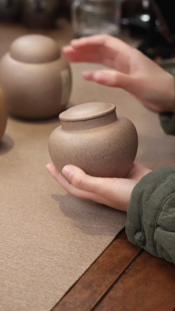 茶壶紫砂老青降破石印花罐150g