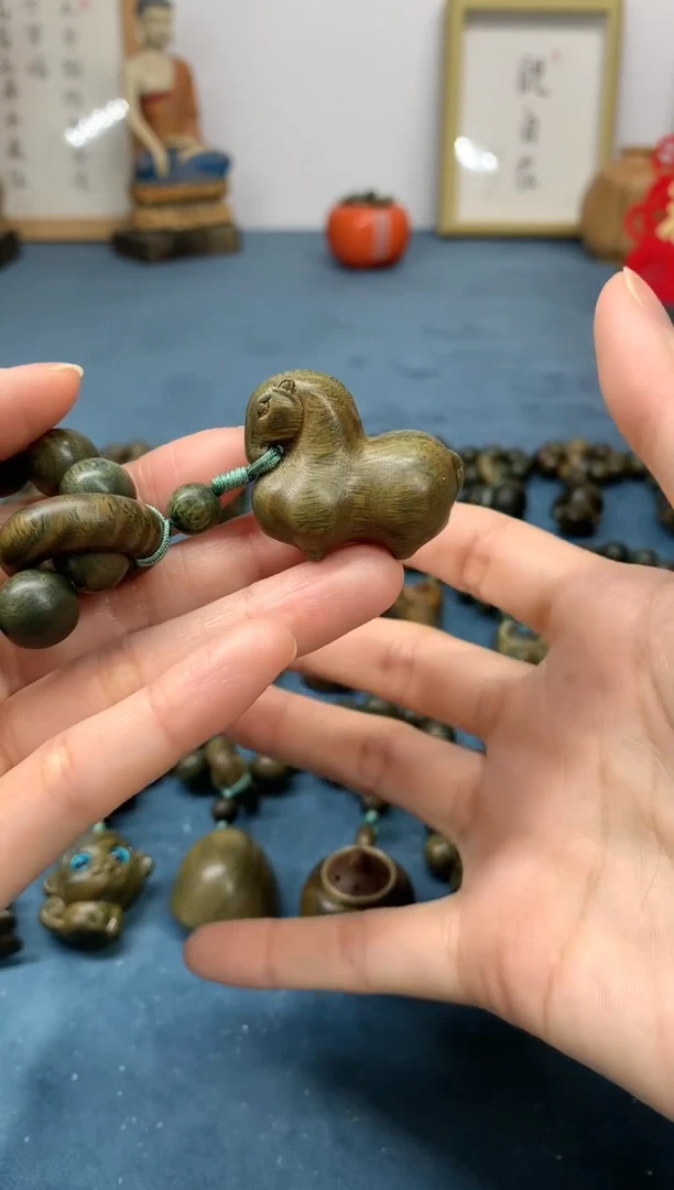 【闪购商品】维腊木（绿檀）把件唐马 盘玩件