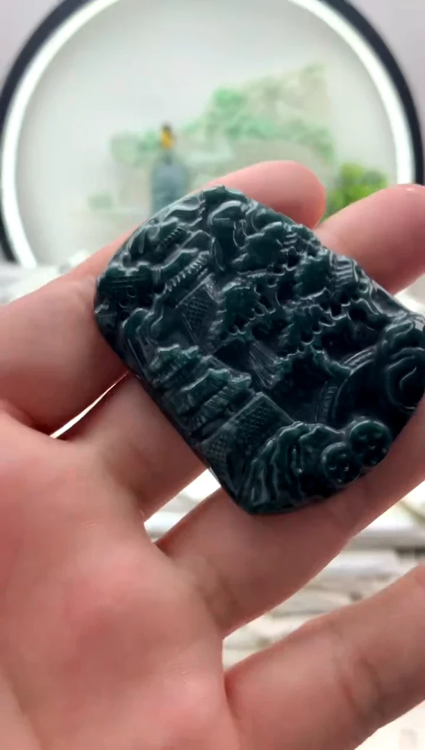 翡翠未镶嵌颈饰挂件