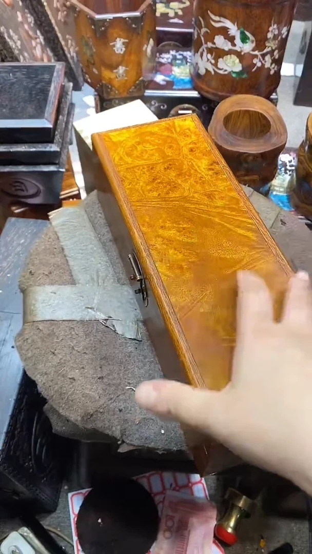 木木雕款盒子一个