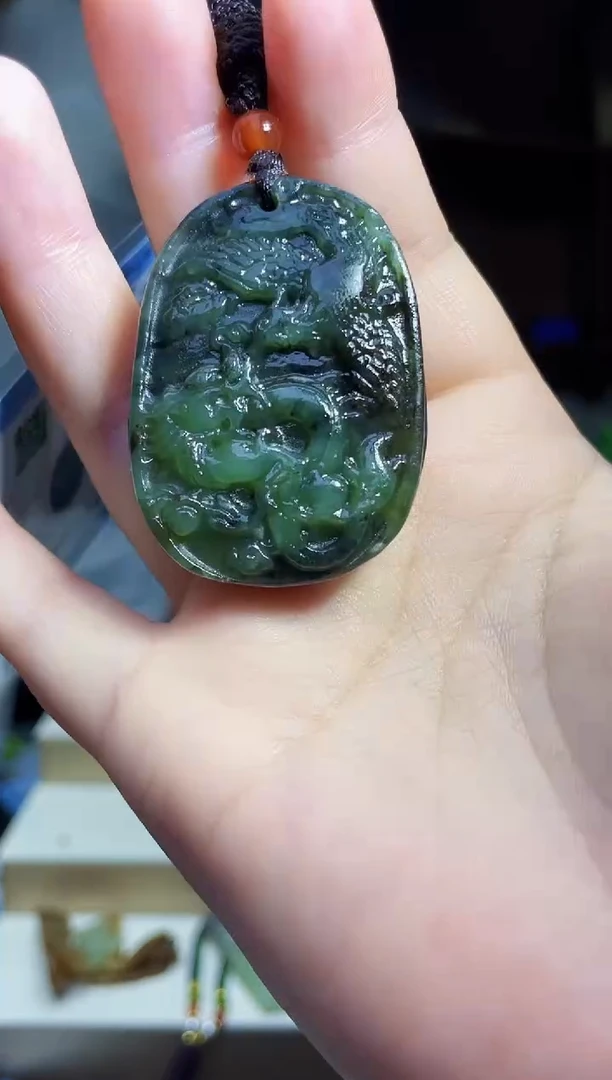 和田玉未镶嵌颈饰1