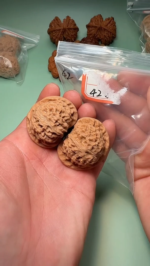 吊坠文玩核桃m***e42宫灯