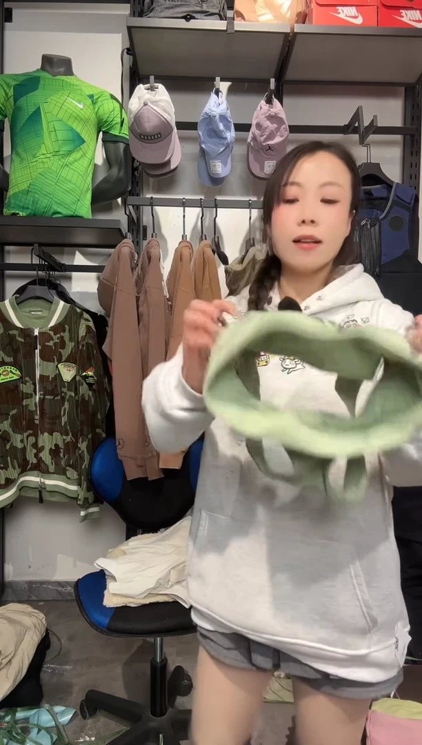 1619  编码 瑕疵款直播间过款为准 尺码   身高  M