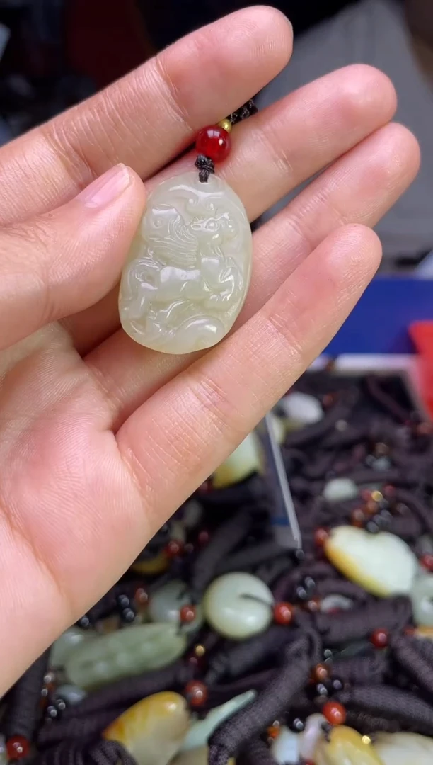 未镶嵌和田玉挂件1
