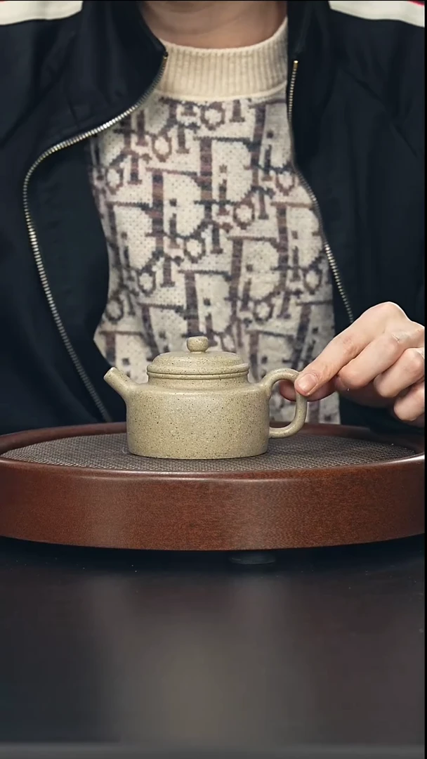 茶壶紫砂大西施-黑段-全手工微瑕（破）