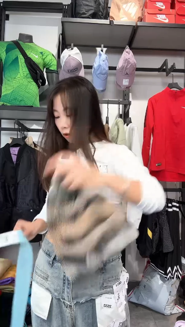 1579  编码 瑕疵款直播间过款为准 尺码