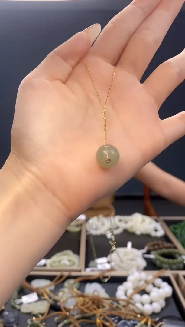 和田玉未镶嵌颈饰拍一发一