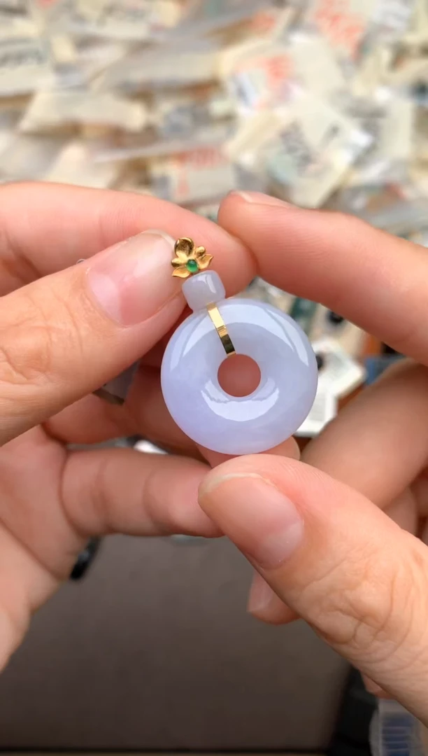 18K金镶嵌挂件翡翠—