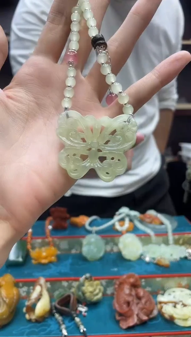 未镶嵌岫玉吊坠·