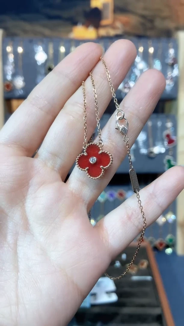 套链18K金镶嵌钻石?****深钻石K玫单钻红草